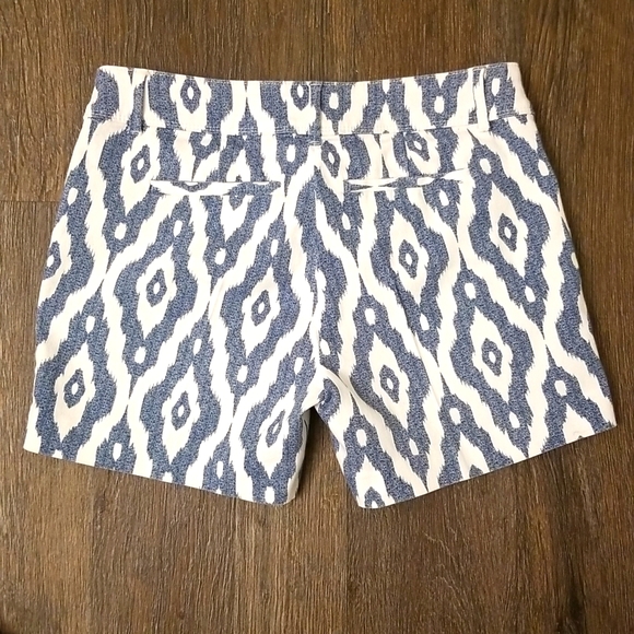 Issac Mizrahi Navy Blue and White Shorts with Pink Inner Band Ladies Size 4 - Picture 3 of 3